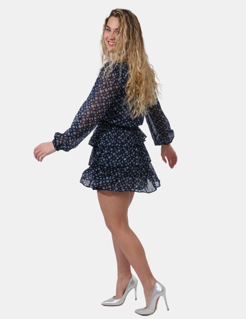 Abito Pepe Jeans Blu - Vestito velato a maniche lunghe su base blu navy con stampa allover disegnini bianchi. Presente scoll