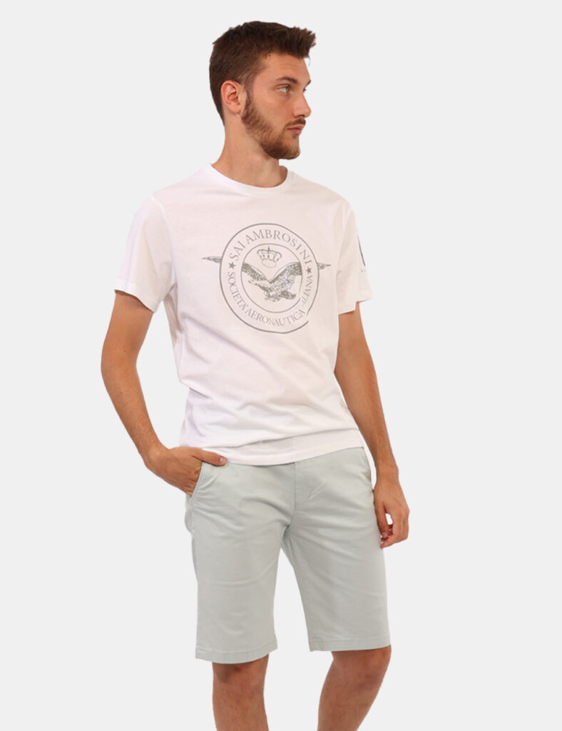 Bermuda Aeronautica Italiana Azzurro - Bermuda in total azzurro polvere, con tasche a taglio trasversale sul fronte e tasche